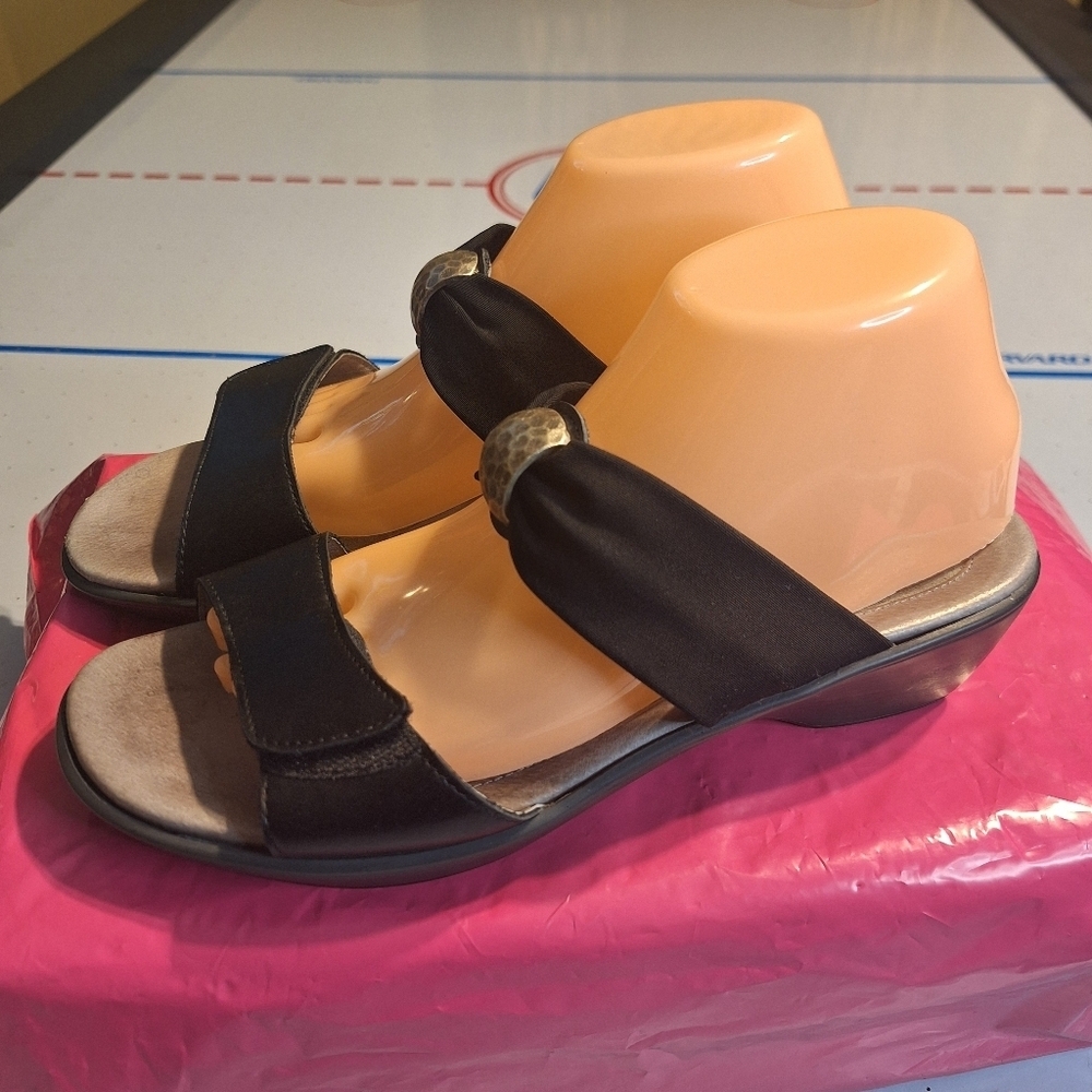 Naot Women's Black Slide Sandals with Bow. Size 40 - Picture 3 of 12